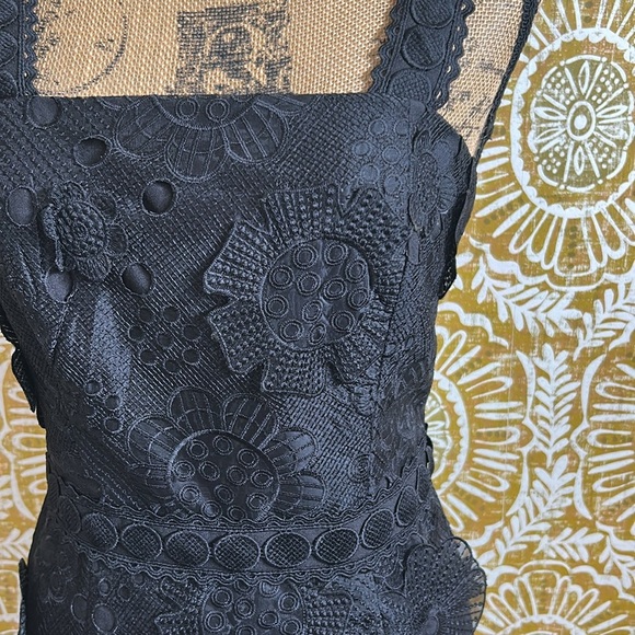 NWT La Maison Talulah Virtuous Lace Flower Applique Midi Dress in Black Sz XS - Picture 2 of 10